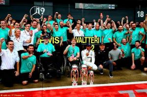 Второй победный дубль Mercedes в сезоне