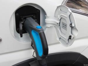 В Китае на базе старого Suzuki Wagon R разработали электромобиль