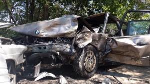 Жесткое лобовое столкновение двух авто произошло близ Алматы, есть пострадавшие
