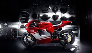 Каким будет новый спортбайк Ducati V4?!