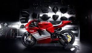 Каким будет новый спортбайк Ducati V4?!