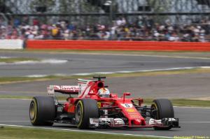 В Pirelli назвали причины проблем с резиной у Ferrari