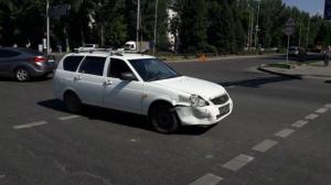 Пара на мотоцикле пострадала в ДТП в Алматы