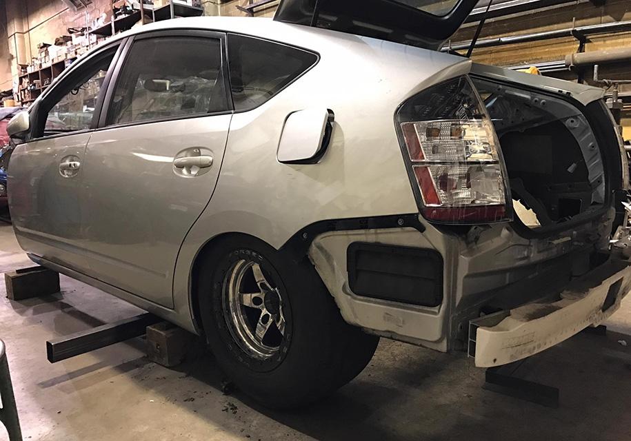 В США сделают Toyota Prius с 1000-сильным мотором Hellcat