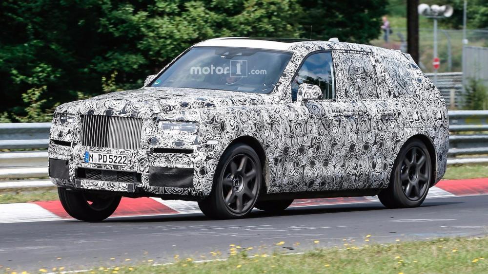 Rolls-Royce Cullinan испытывают на Нюрбургринге
