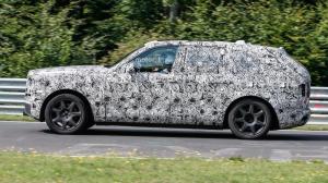 Шпионские фото Rolls-Royce Cullinan 2018 года
