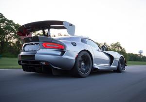 Краудфандинговый Dodge Viper не смог выехать из шести минут на «Ринге»