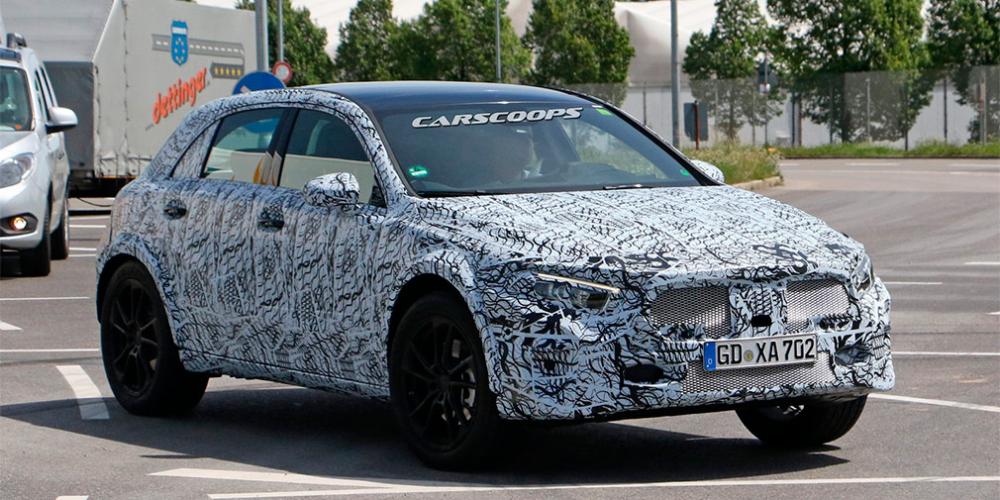 Mercedes вывел на тесты GLA нового поколения
