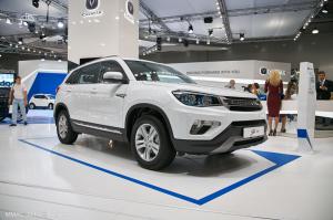Changan планирует продавать в России среднеразмерный кроссовер CS75