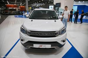 Changan планирует продавать в России среднеразмерный кроссовер CS75