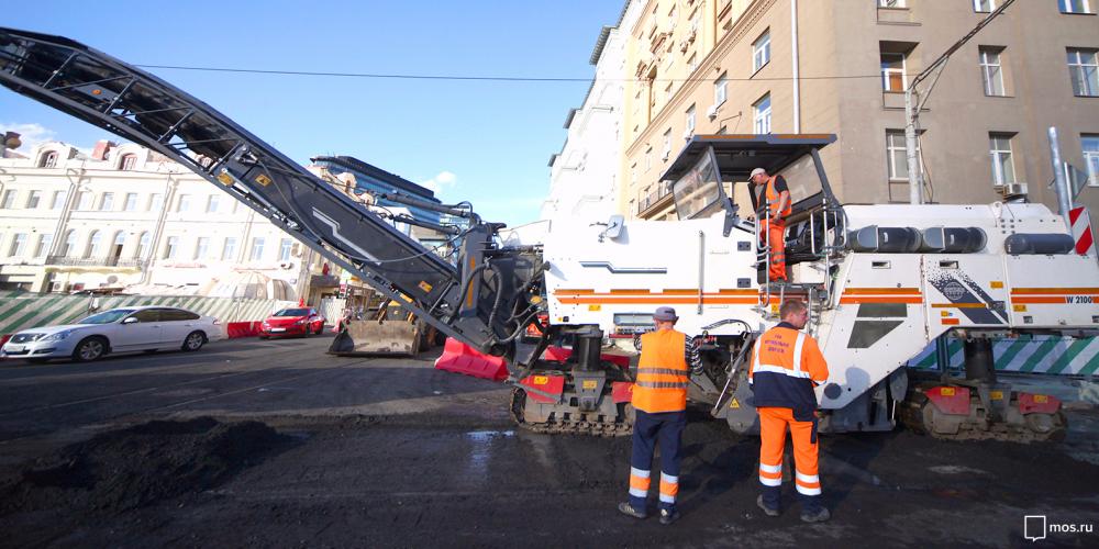 Часть Тверской улицы в Москве перекроют в выходные для укладки асфальта