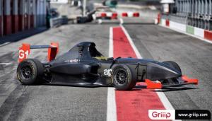 Гоночный автомобиль Griip G1 с мотором Aprilia RSV4