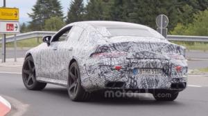 Четырёхдверный Mercedes-AMG GT вновь замечен на тестах