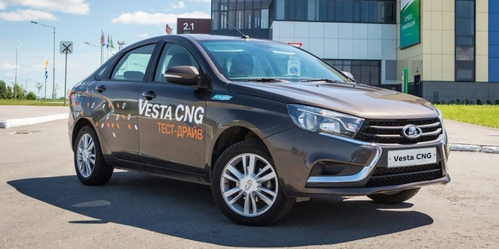 Двухтопливную Lada Vesta испытают московские таксисты