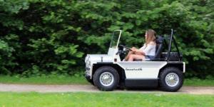 Французы превратили пляжный багги Mini Moke в амфибию