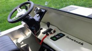 Французы превратили пляжный багги Mini Moke в амфибию