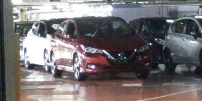 «Живые» фото электрокара Nissan Leaf нового поколения