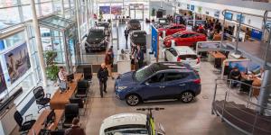 Продажи автомобилей в России показали рекордный рост по итогам июля