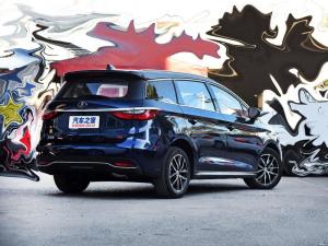 BYD в подробностях показал серийный минивэн Song MAX