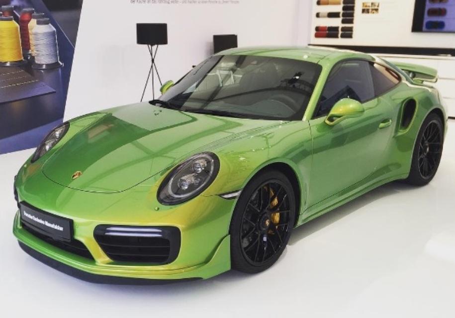 В Porsche предложили покупателям 911-го цвет за сто тысяч долларов