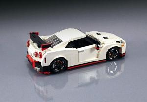 Игрушечный Nissan GT-R Nismo воссоздали из кубиков Lego