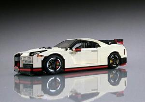 Игрушечный Nissan GT-R Nismo воссоздали из кубиков Lego