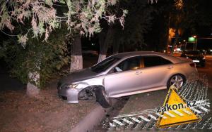 В Алматы автомобиль выехавший на "встречку" спровоцировал массовое ДТП