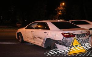 В Алматы автомобиль выехавший на "встречку" спровоцировал массовое ДТП
