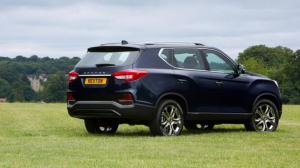 Дешевле конкурентов: названы цены нового SsangYong Rexton