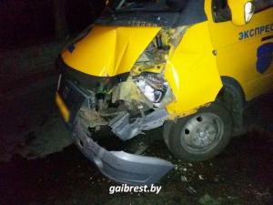 В Бресте маршрутка врезалась в автобус