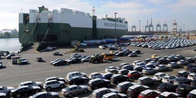 Импорт легковых авто в Украину вырос почти вдвое