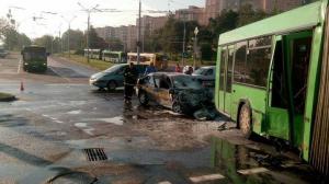 В Минске столкнулись такси и рейсовый автобус: двое погибли, еще двое в больнице
