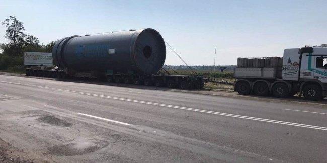 На Тернопольщине перевозчику выписали рекордный штраф за разрушение дороги