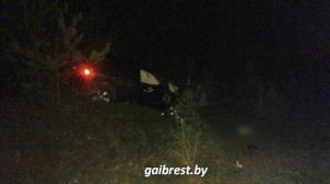 В Бресте пьяный бесправник опрокинул Acura: 18-летний непристегнутый пассажир погиб