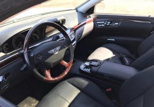 В России выставили на продажу Mercedes, который почти превратился в Bentley