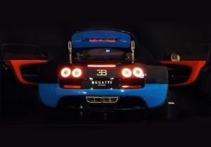 Видео: моделька Bugatti Veyron за 15 000 долларов с работающими фарами и подсветкой салона