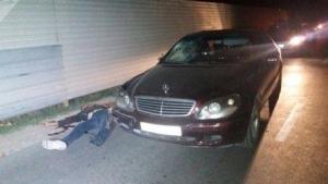 Mercedes насмерть сбил пешехода в Алматы