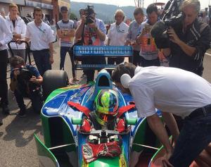 Мик Шумахер сел за руль отцовской Benetton B194