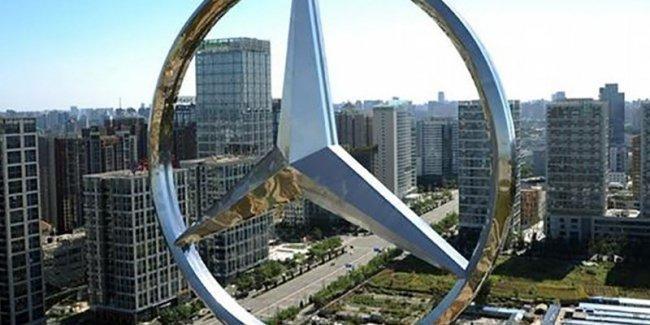 Mercedes-Benz могут разделить на три независимые компании