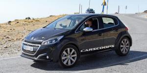 Peugeot вывела на тесты свой самый маленький кроссовер