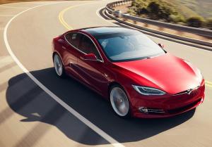 Финн проехал за три года на Tesla Model S 400 тысяч километров