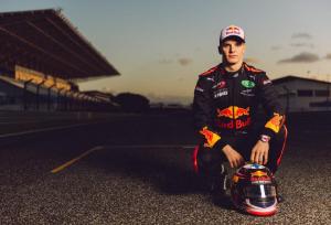 Первый чемпион SMP Формулы 4 покидает молодежную программу Red Bull