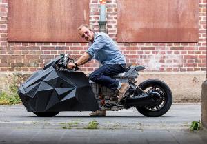 Производитель одежды переделал электроскутер BMW в «кубический» мотоцикл