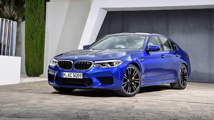 BMW озвучил цены «заряженного» седана M5 нового поколения