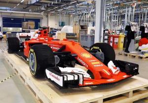 Lego собрала полноразмерную копию болида Формулы-1 из 350 тысяч кубиков
