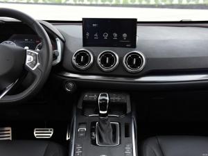 Great Wall запустил в Китае продажи кроссоверов WEY VV5