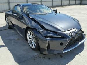 В ДТП разбили первое купе Lexus LC