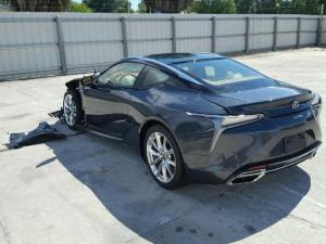 В ДТП разбили первое купе Lexus LC