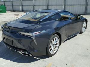 В ДТП разбили первое купе Lexus LC