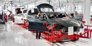 Видео о том, как собирают автомобили Tesla